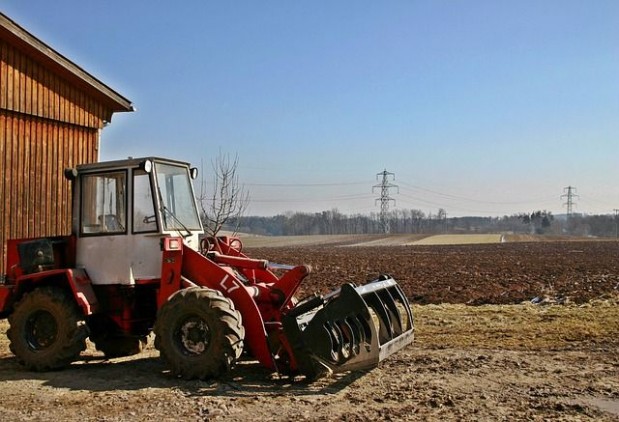 s_agriculture-500363_640